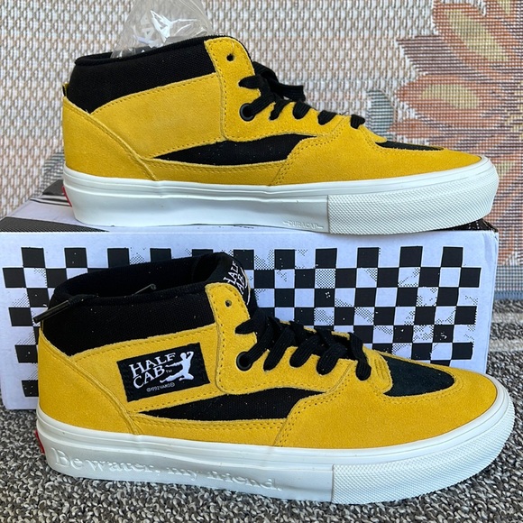 Vans Other - Vans • Men’s Skate Half Cab
Bruce Lee Black/Yellow
VN0A5FCDY23
Sneakers